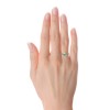 Audrey - Złoty pierścionek ze szmaragdem i diamentami na palcu