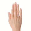 Triple Star - Platynowy pierścionek z diamentami na palcu