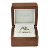 Suzannah - Złoty pierścionek z topazem i diamentami w pudełku